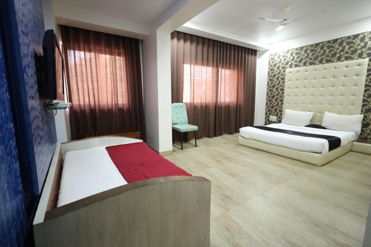 Saish Hotel เชอร์ดี ภายนอก รูปภาพ