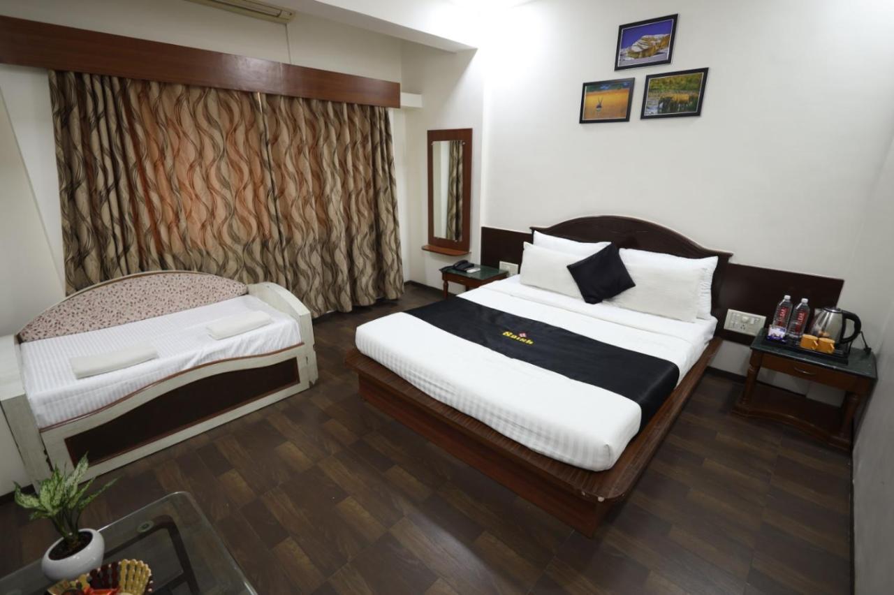Saish Hotel เชอร์ดี ภายนอก รูปภาพ