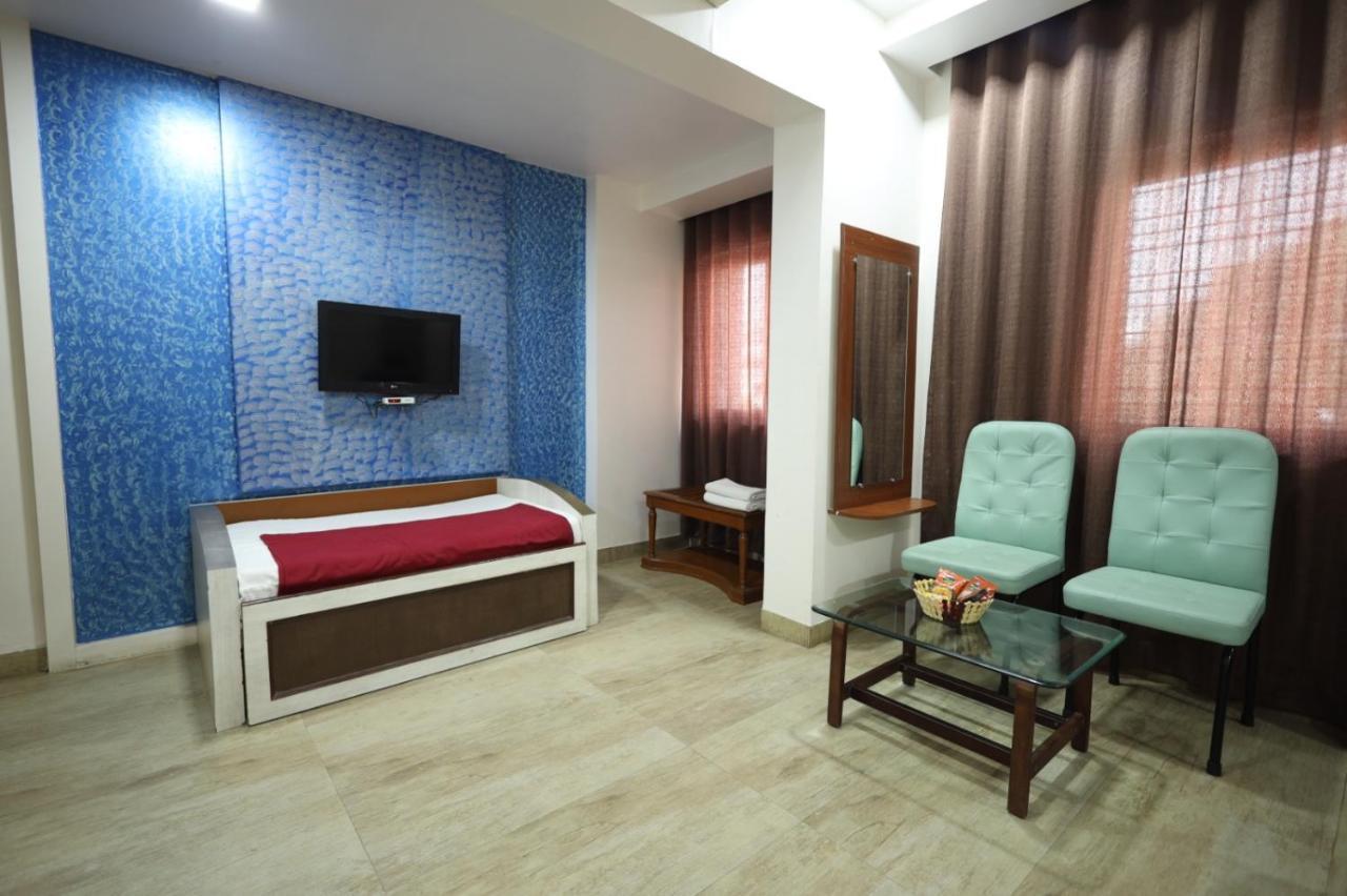Saish Hotel เชอร์ดี ภายนอก รูปภาพ